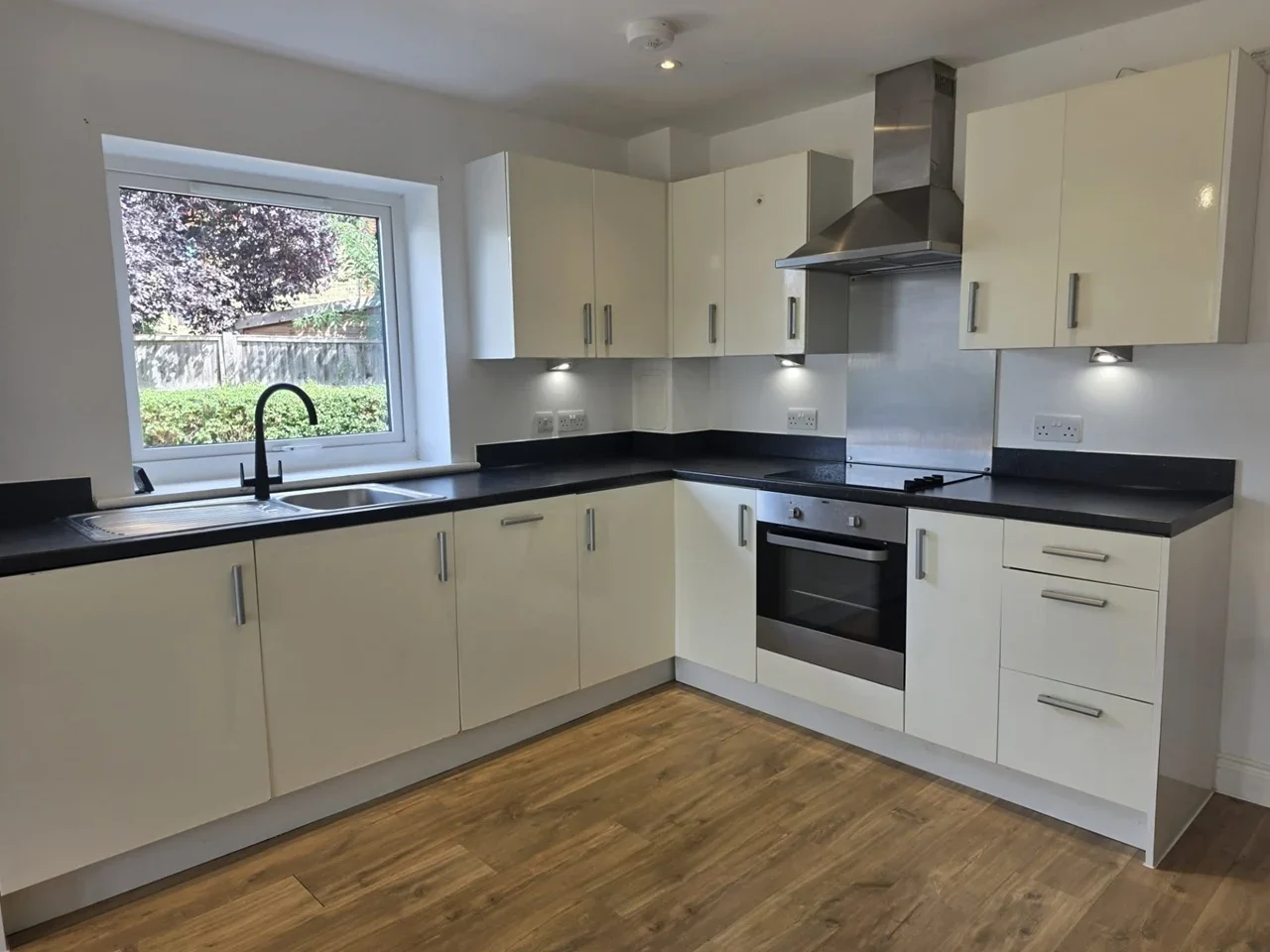 Flat Helen Road in Greater London