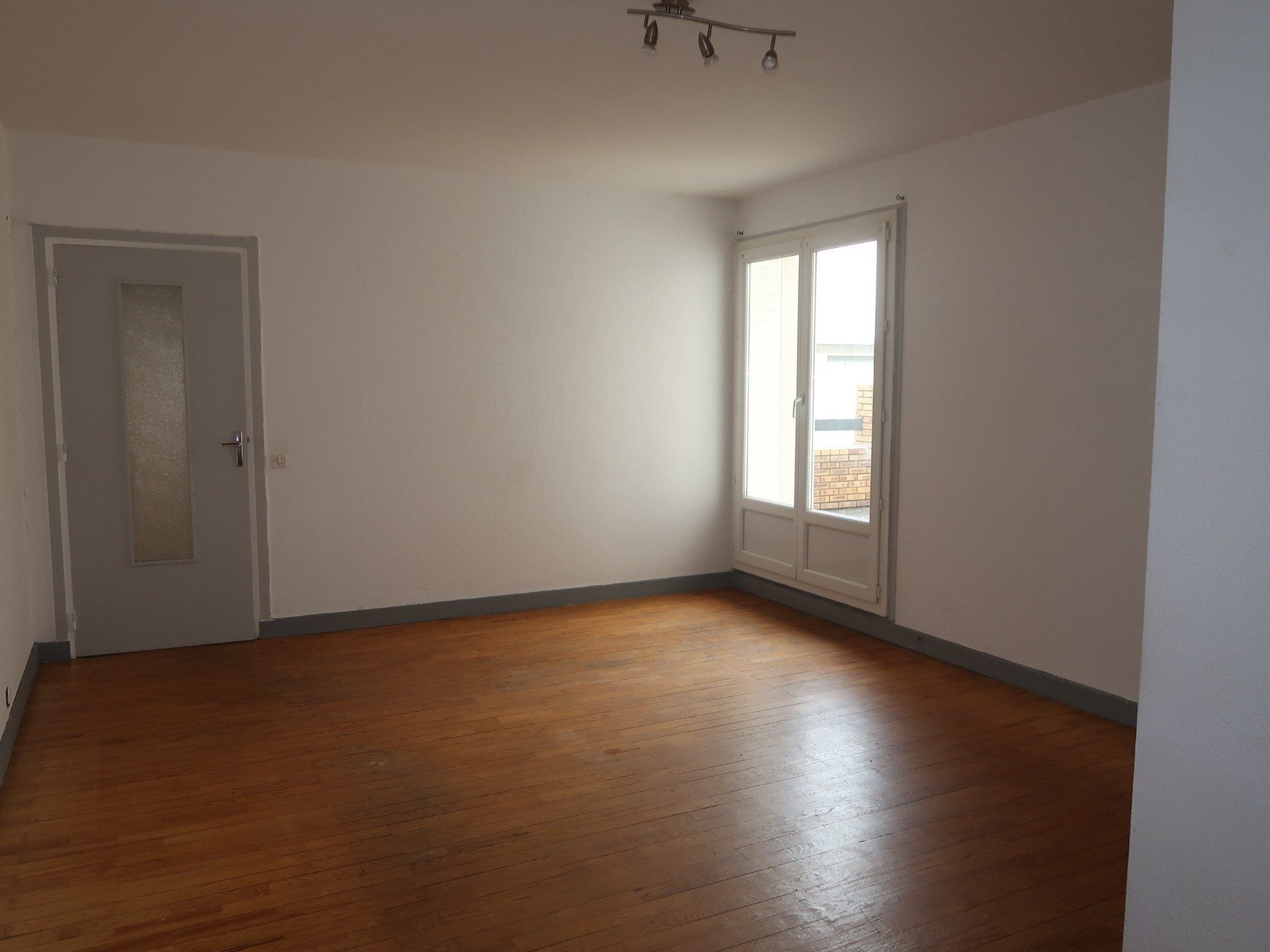 Flat Rue Porte Réale in Beaumont