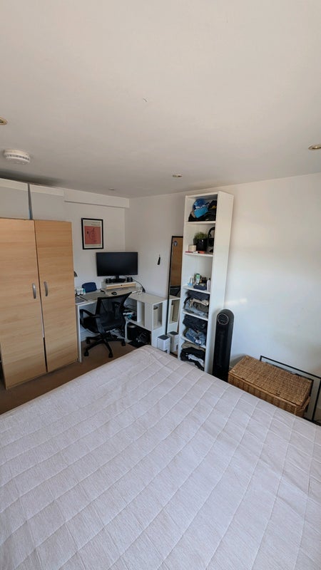 Room Kingsland Road in Greater London