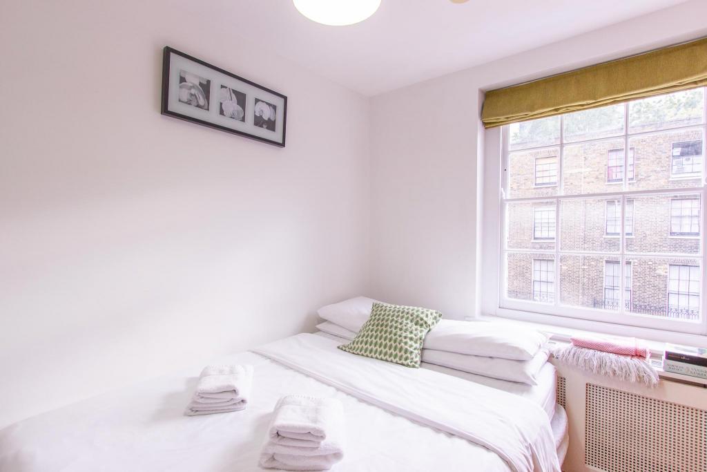 Room North Gower Street in Greater London