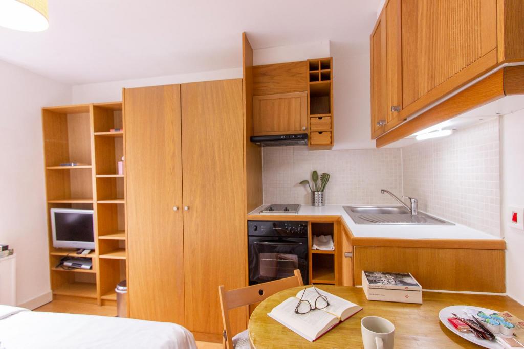 Room North Gower Street in Greater London