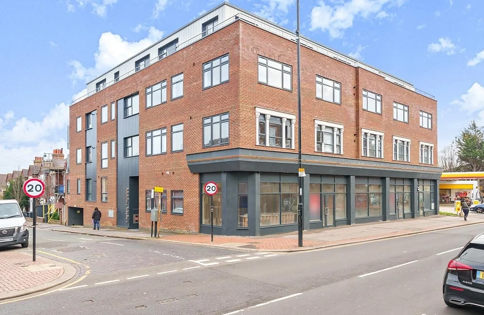 Flat Portland Road in Greater London