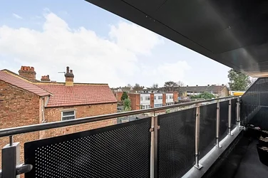 Flat Portland Road in Greater London