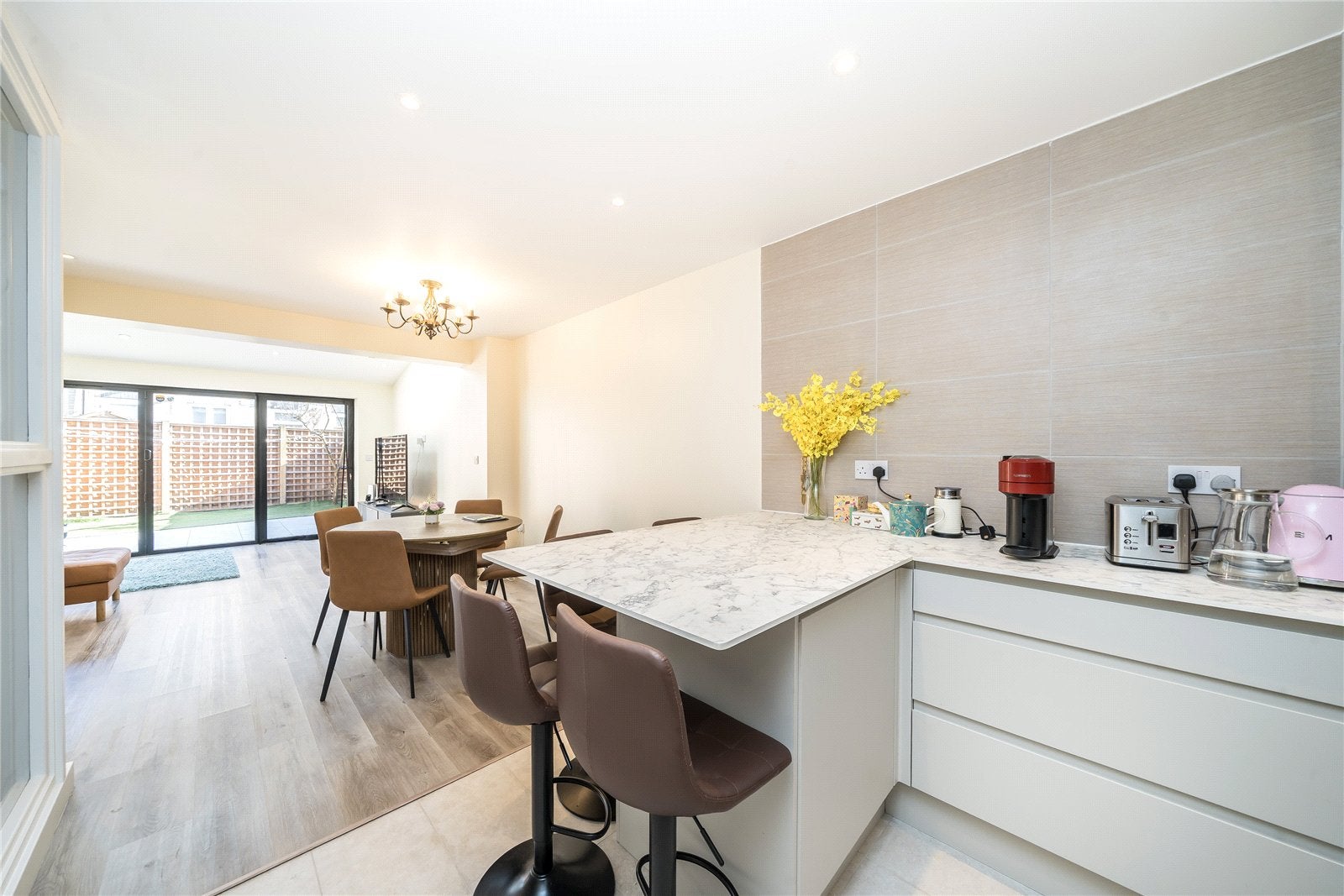 House Cookham Crescent in Greater London