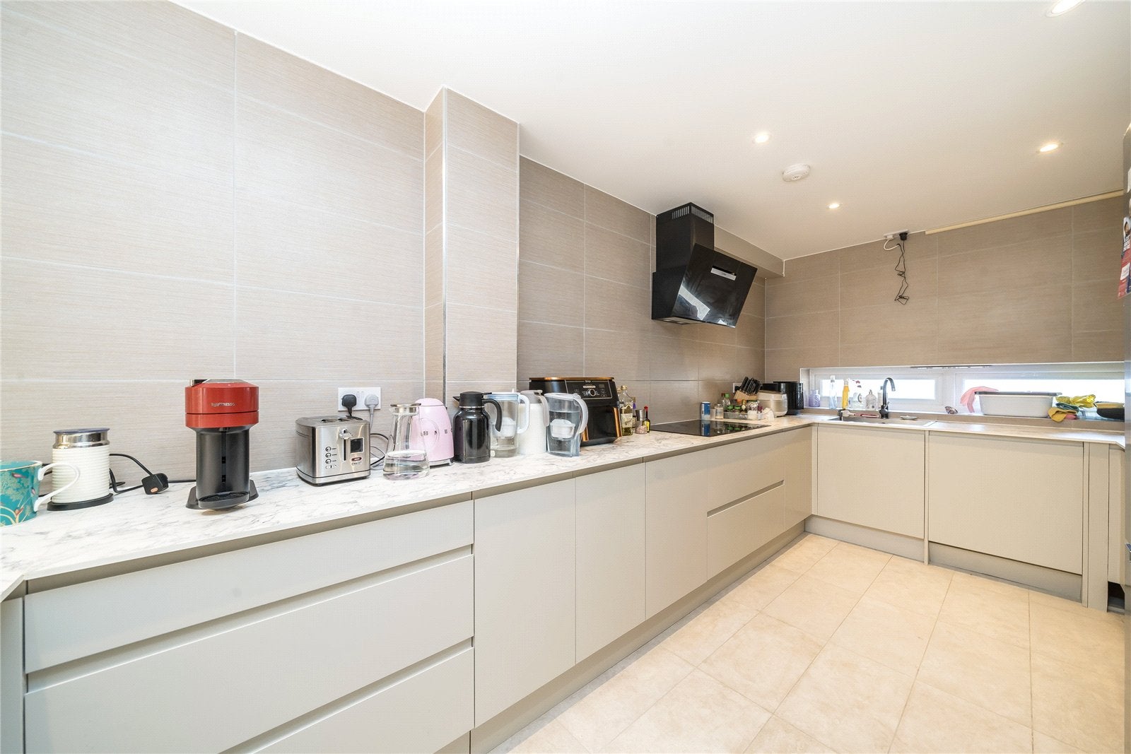 House Cookham Crescent in Greater London