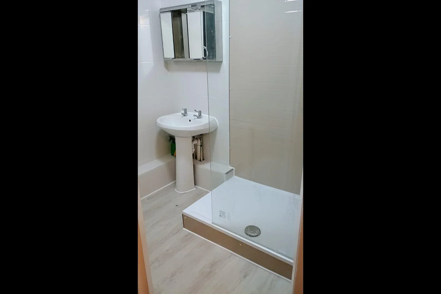 Room Stanstead Road in Greater London