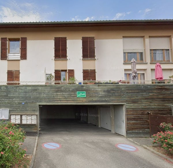 Flat Rue Halle Vieille in Roussillon