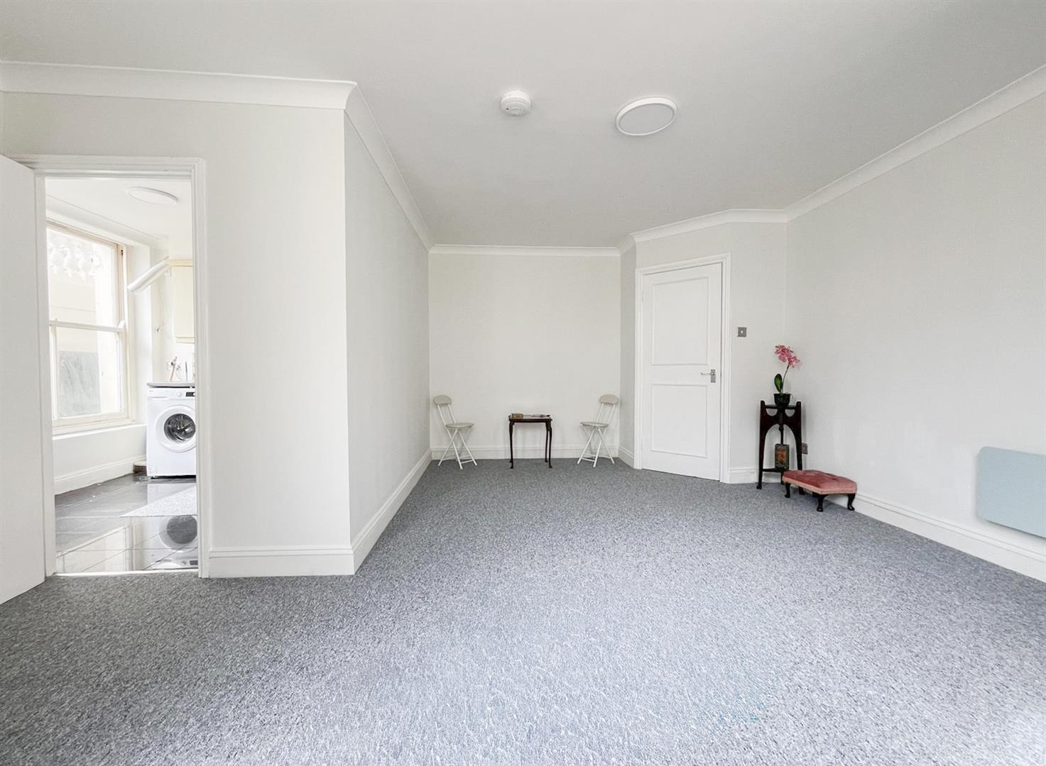 Flat Warrior Square in St Leonards