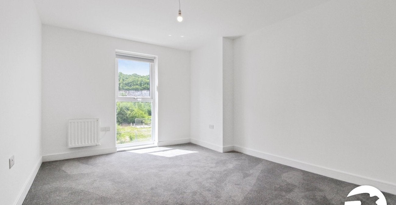 Flat Alkerden Lane in Dartford