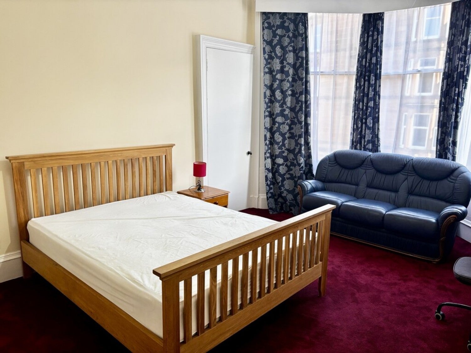 Flat Queen Margaret Drive in Glasgow