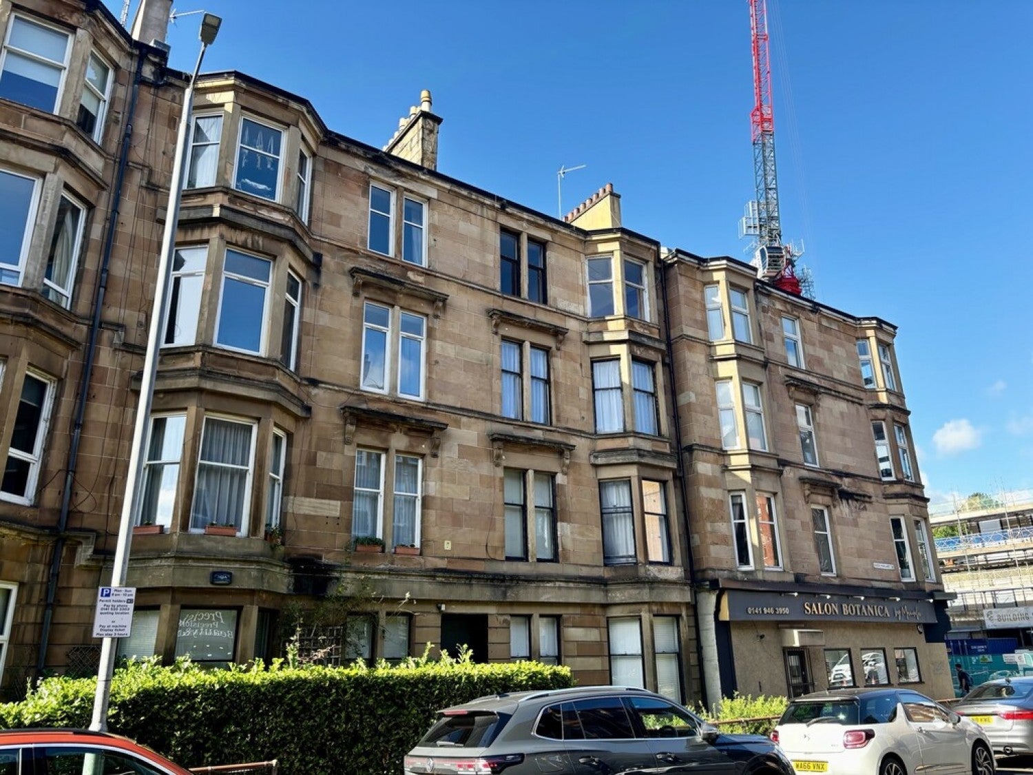 Flat Queen Margaret Drive in Glasgow