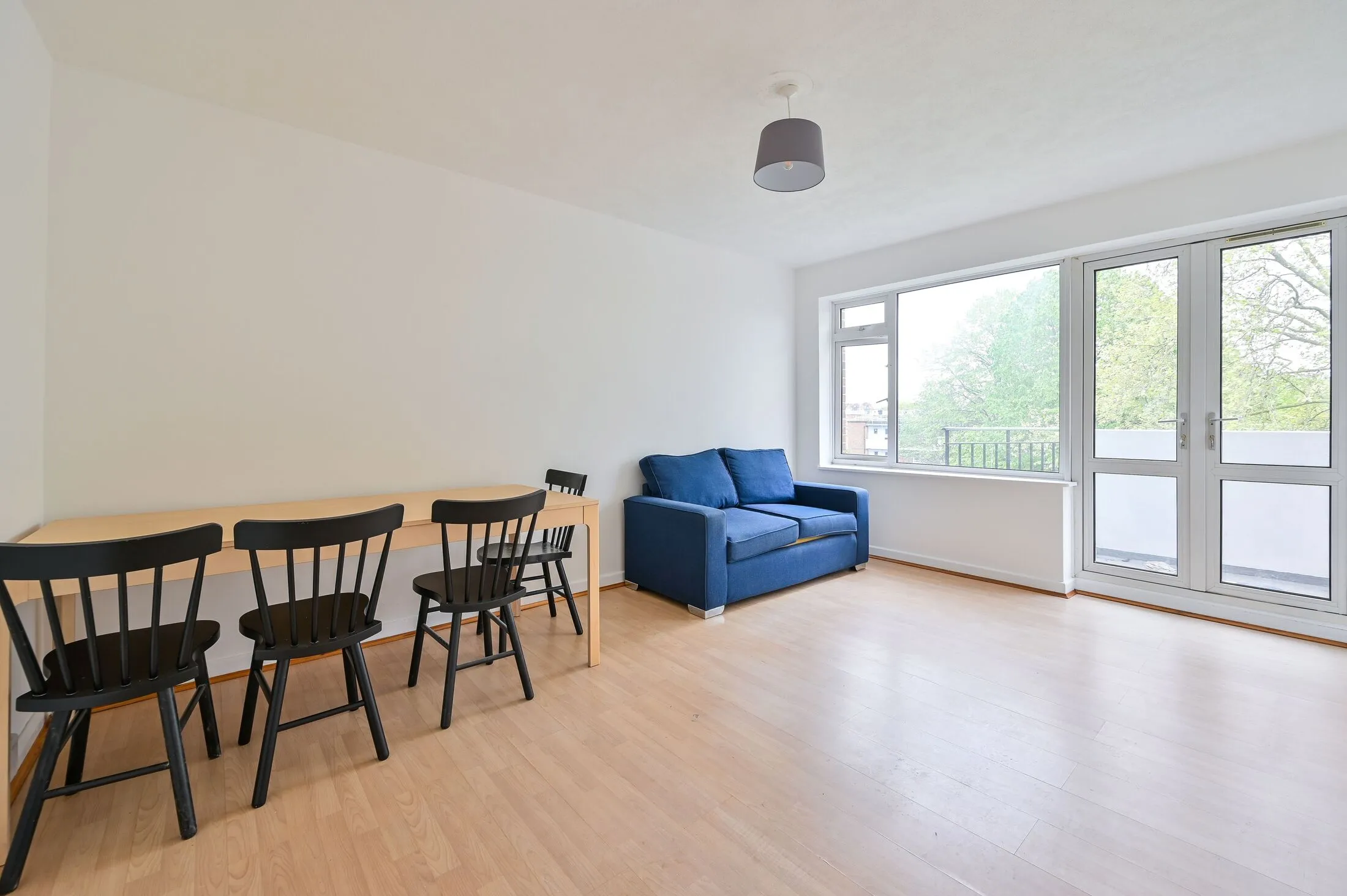 Flat Thessaly Road in Greater London