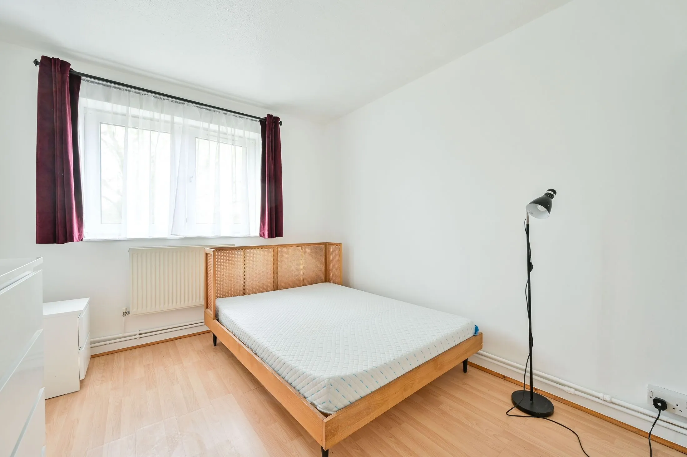 Flat Thessaly Road in Greater London