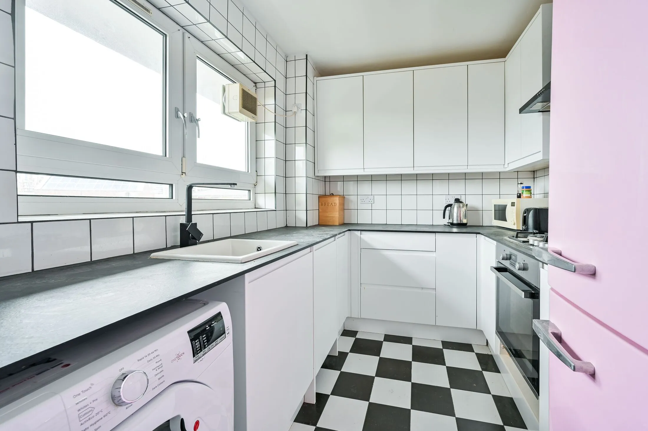 Flat Thessaly Road in Greater London