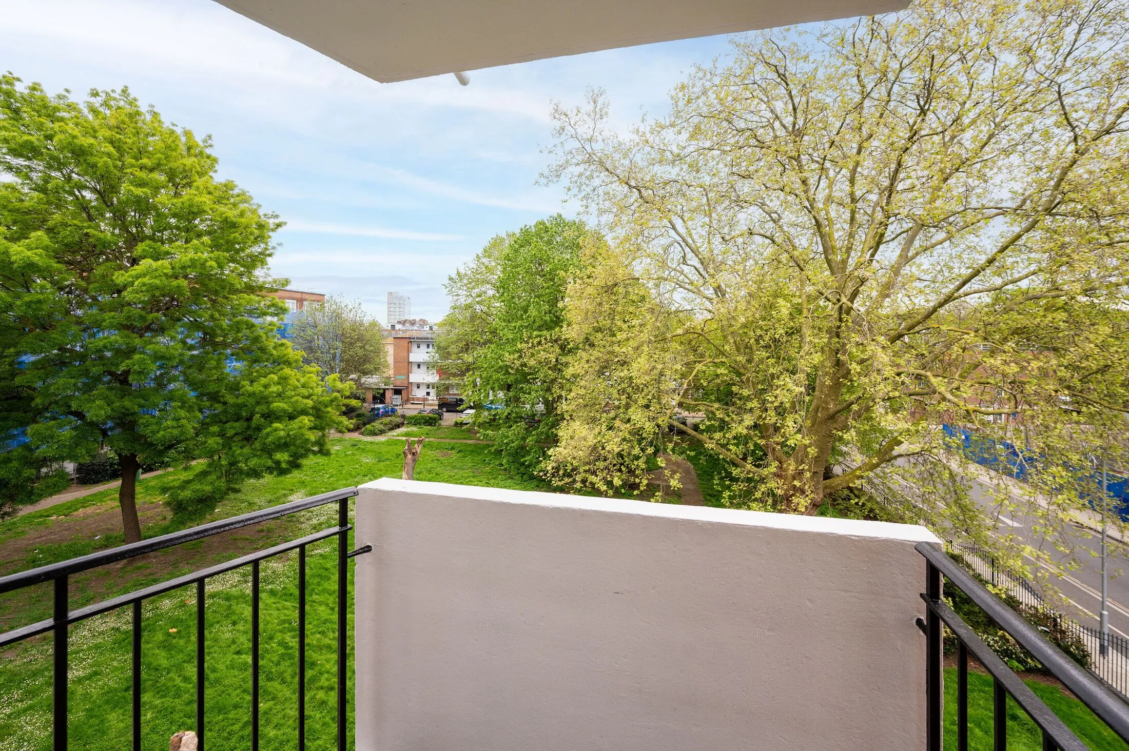 Flat Thessaly Road in Greater London