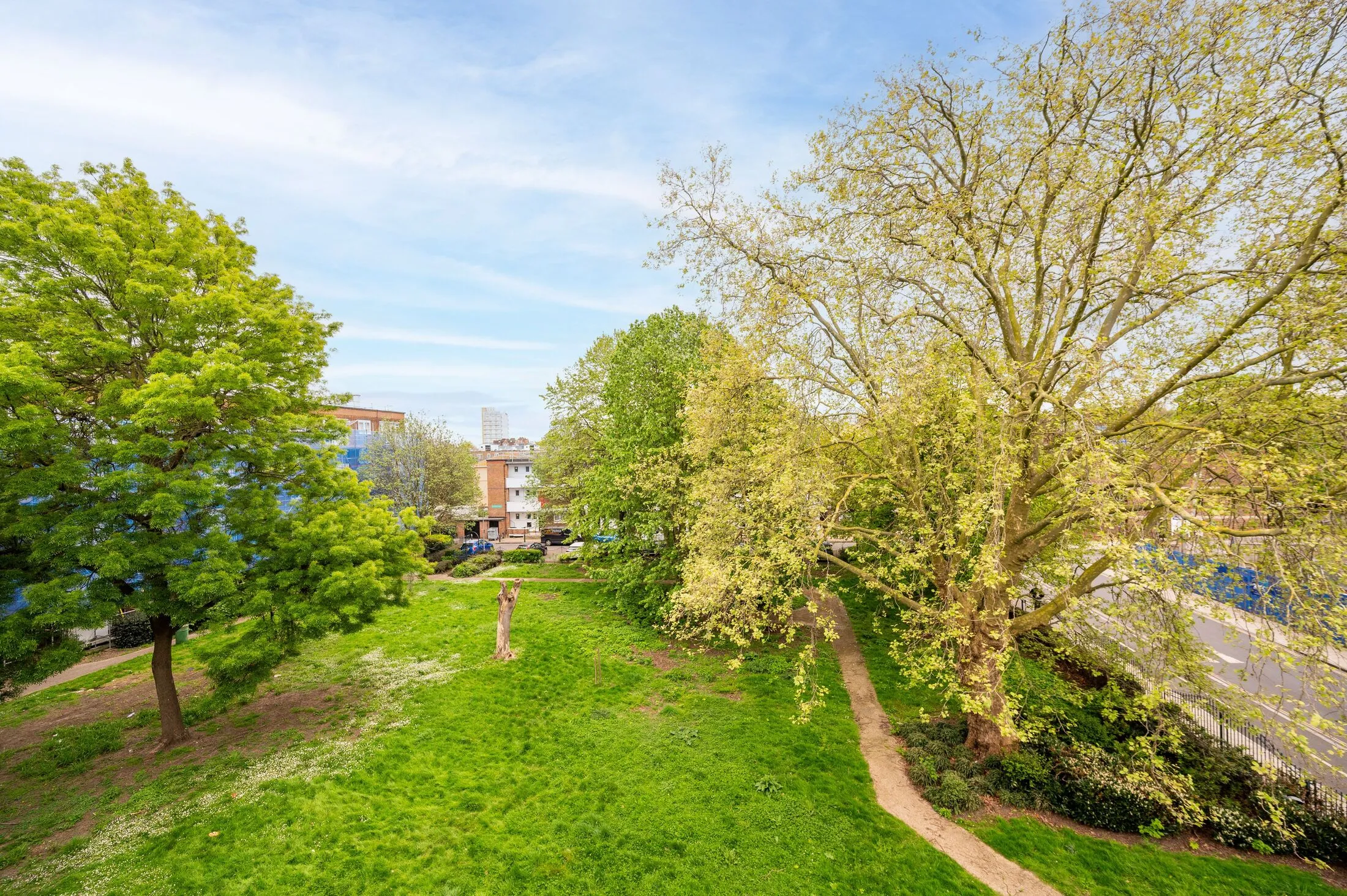 Flat Thessaly Road in Greater London
