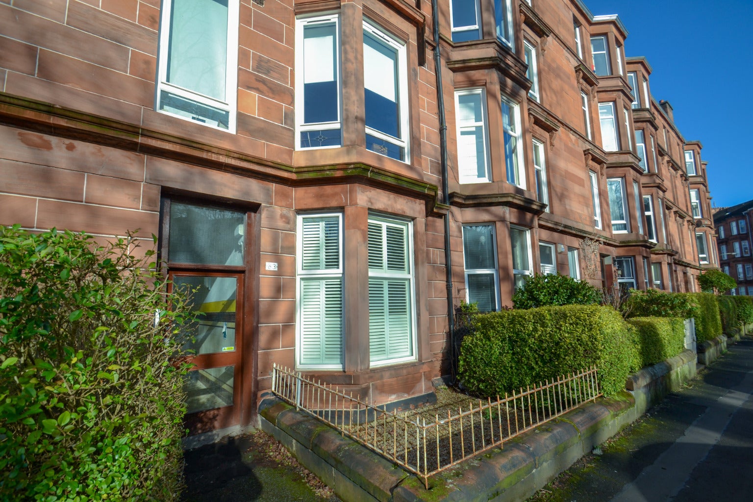 Flat Waverley Gardens in Glasgow
