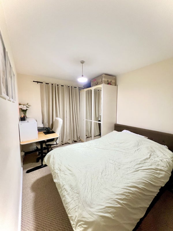 Room Lorrimore Road in Greater London