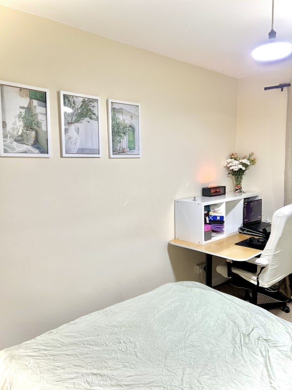 Room Lorrimore Road in Greater London