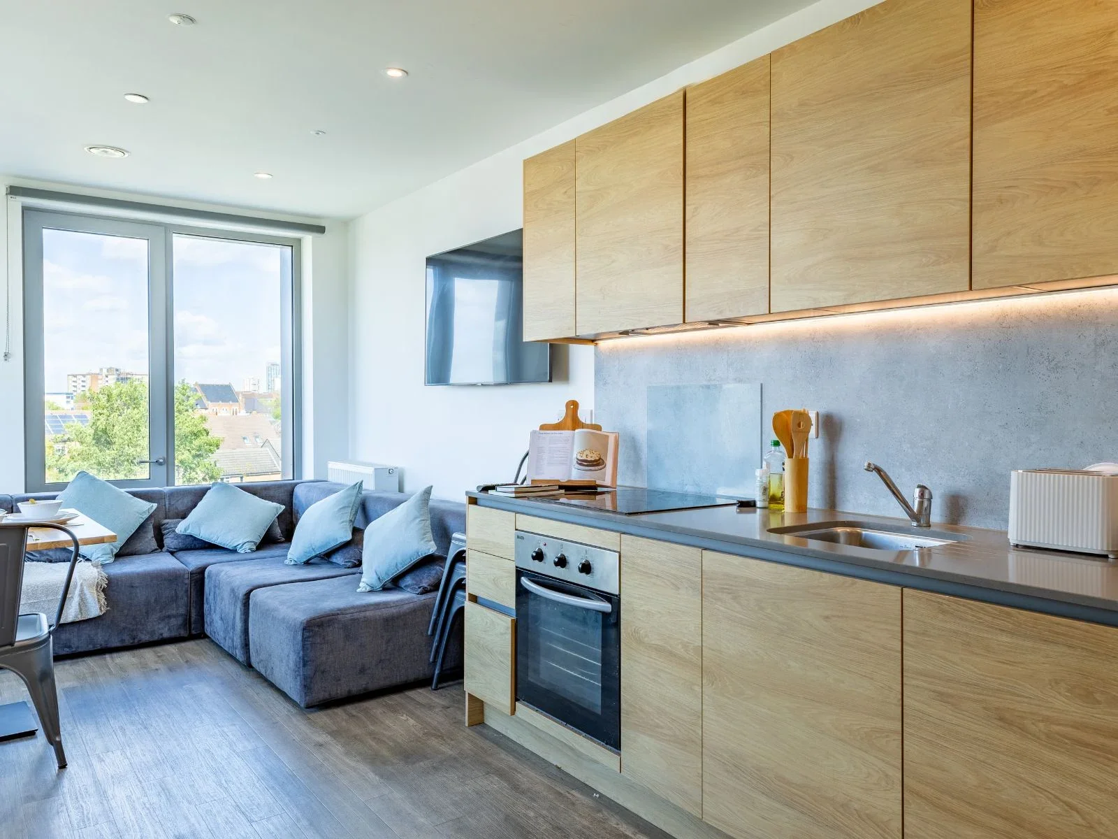 Room Rolls Road in Greater London