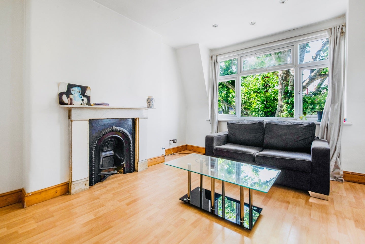 Flat Crookham Road in Greater London