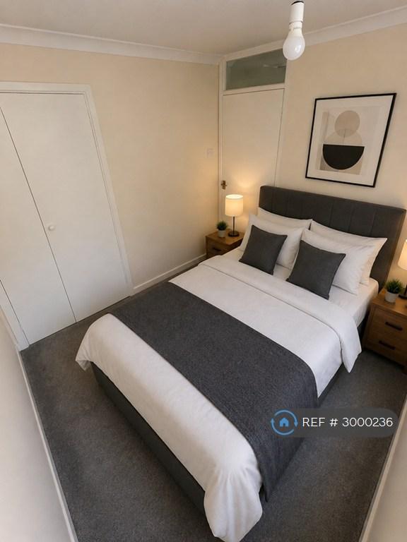 Room Sundridge Drive in Chatham