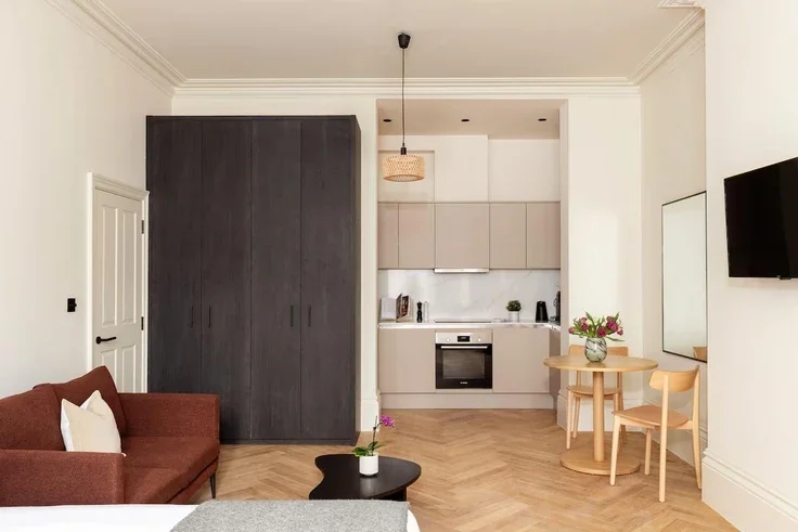 Flat Lymington Road in Greater London