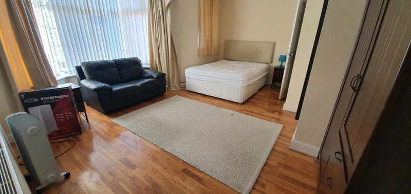 Room Mildred Avenue in Prestwich