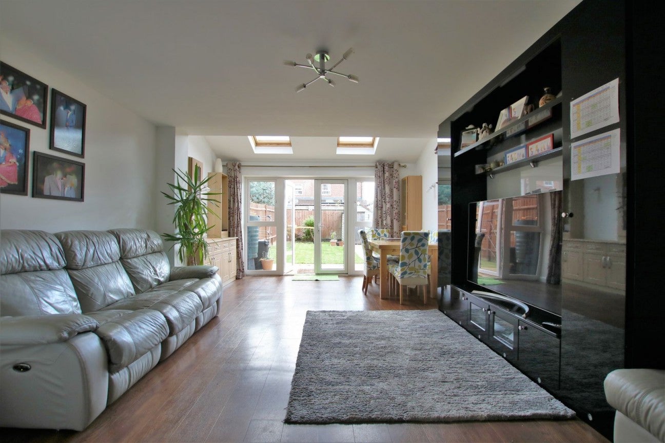 House Windsor Crescent in Wokingham