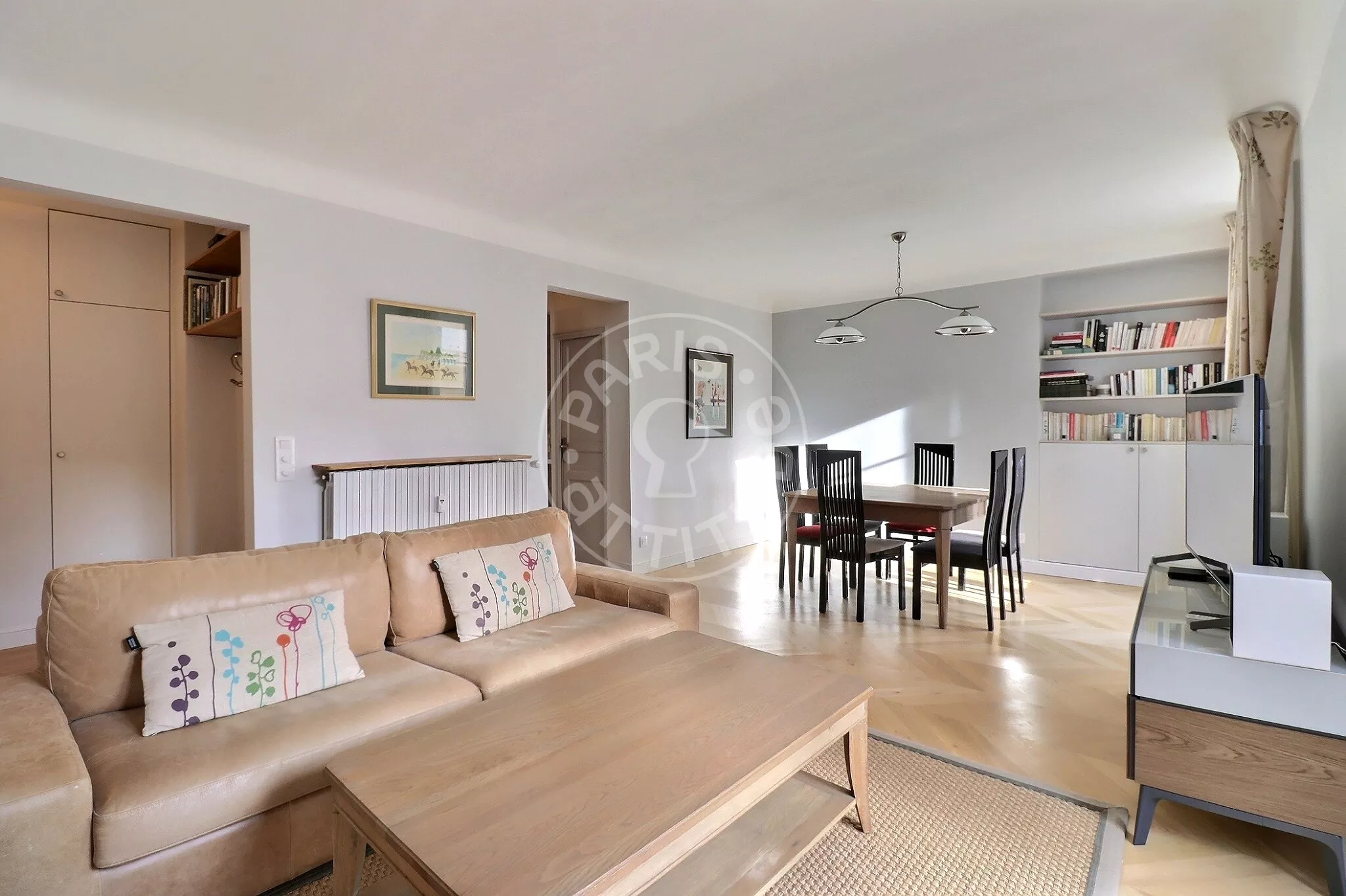 Flat Rue Fantin Latour in Paris