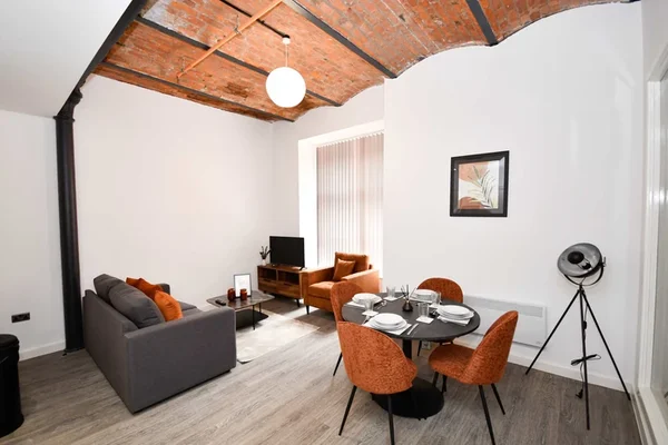 Flat Lower Vickers Street in Manchester