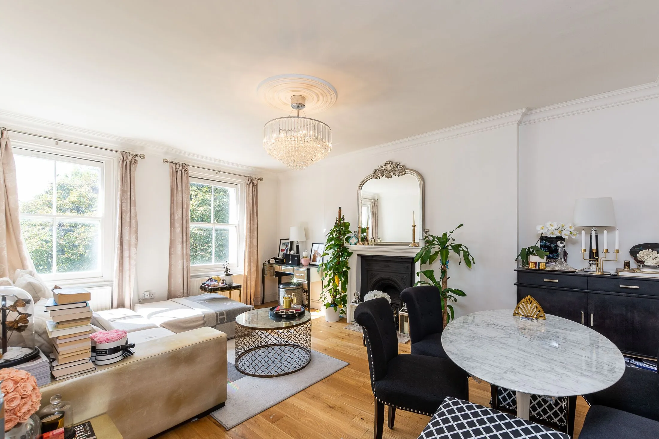 Flat Warwick Road in Greater London
