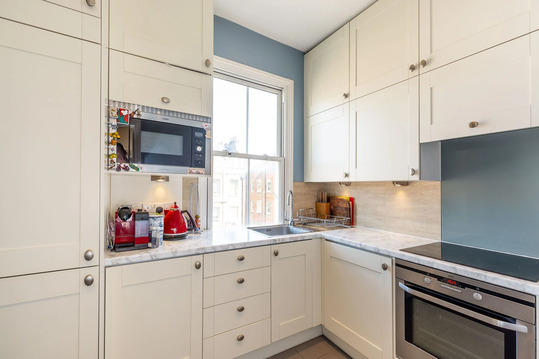 Flat Warwick Road in Greater London