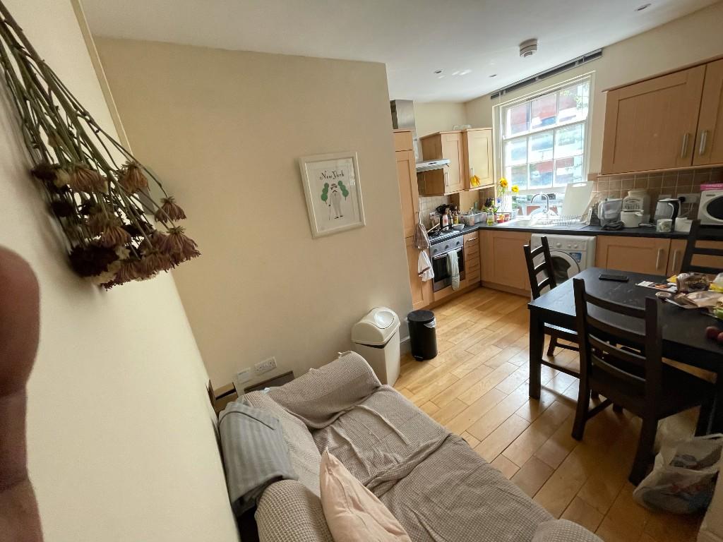 Flat Northdown Street in Greater London