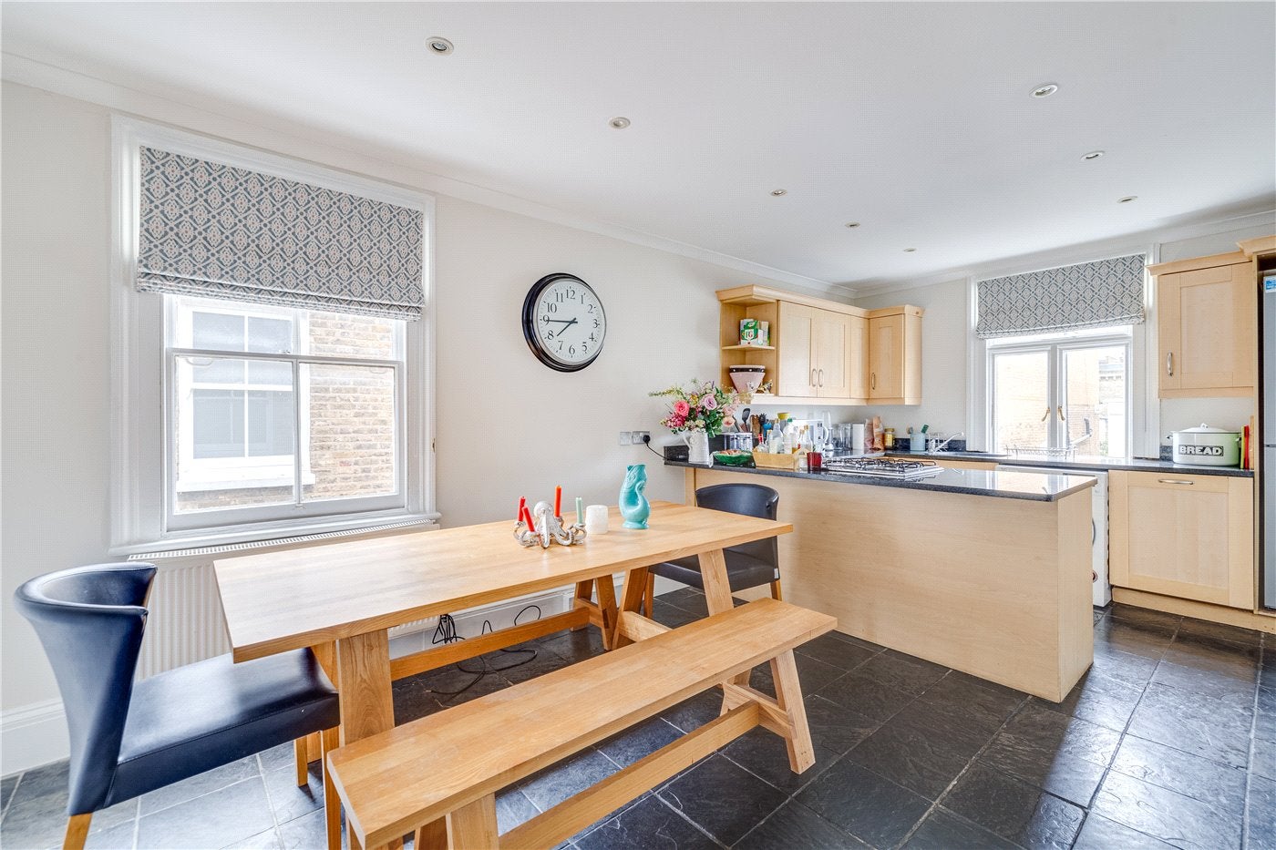 Flat Winchendon Road in Greater London