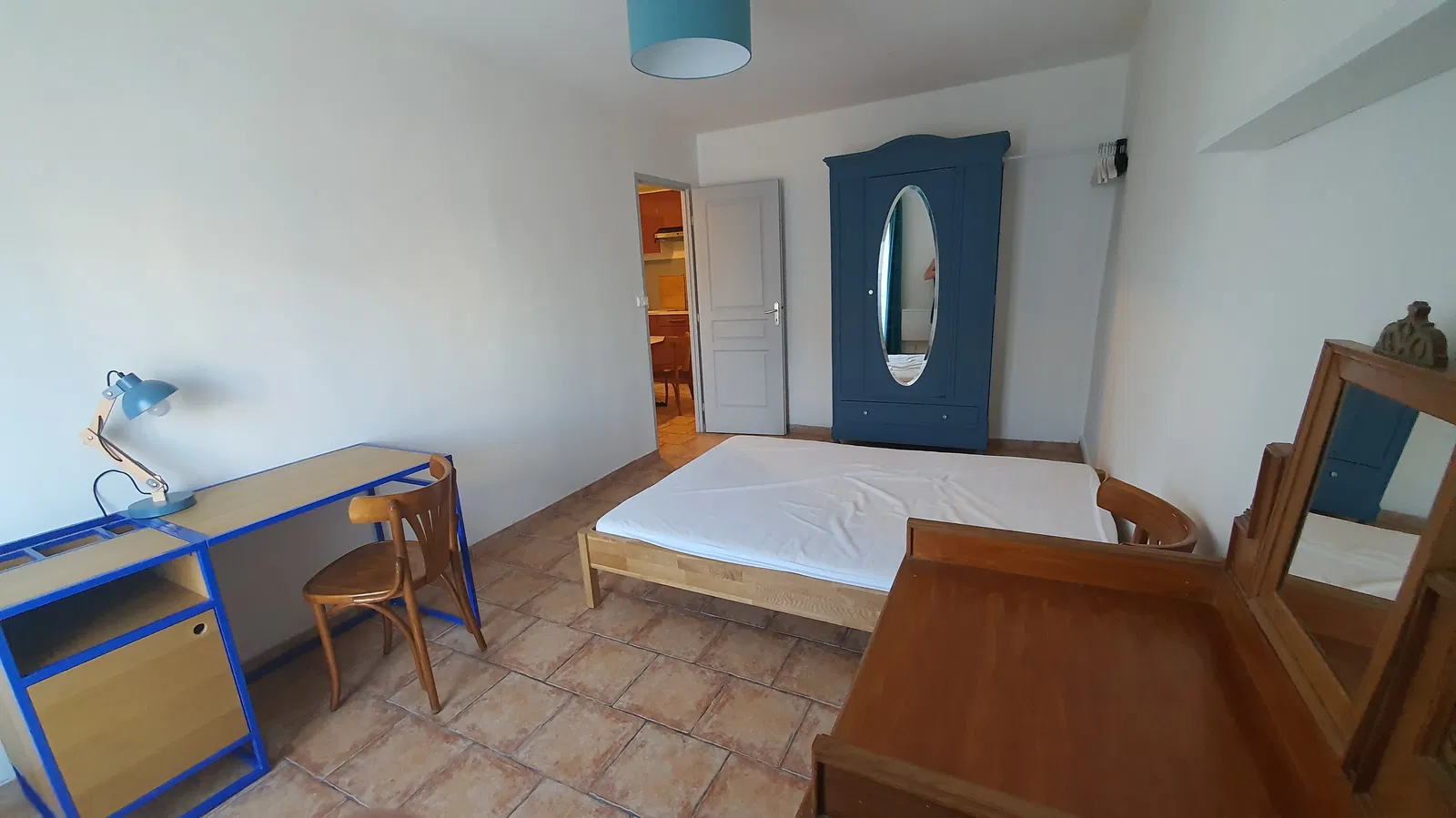 Chambre Rue Vincent Faïta à Nîmes