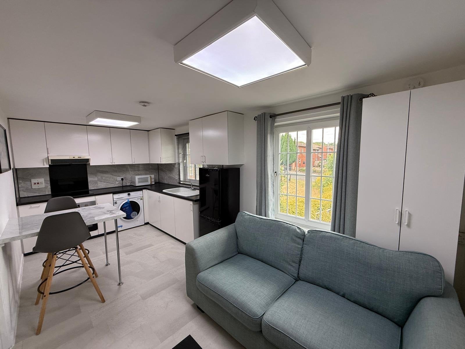 Flat Eltham Gardens in Leeds