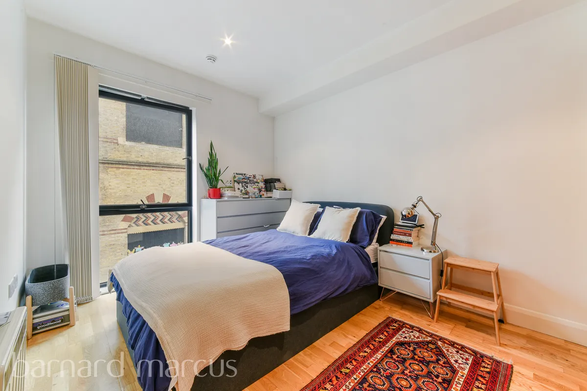 Flat Surrey Street in Greater London