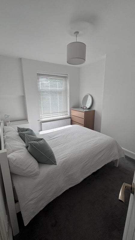 Room Nottingham Street in Cardiff