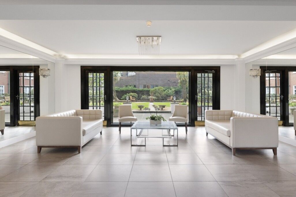 Flat Aspley House Driveway in City of Westminster