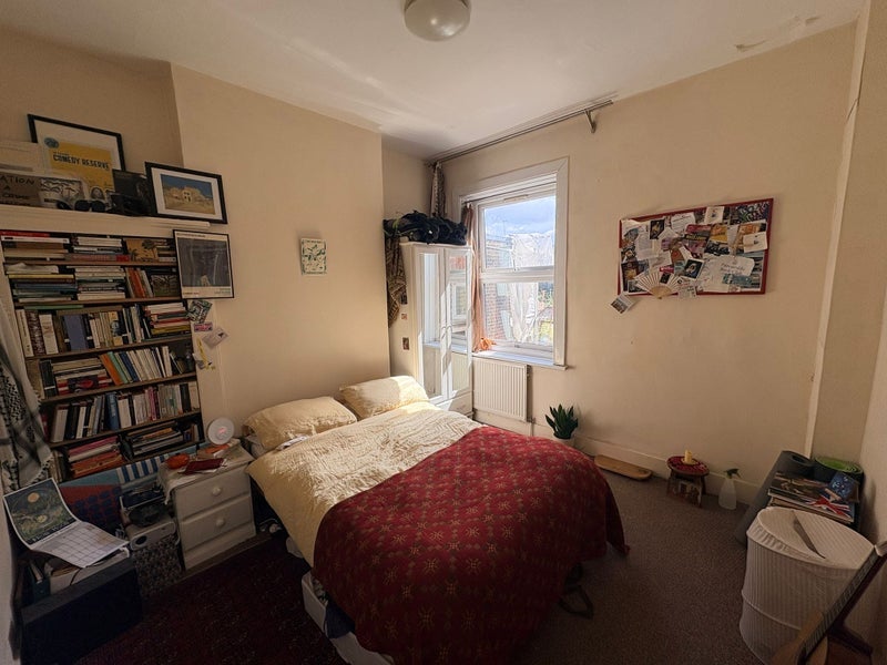 Room Hampden Road in Greater London
