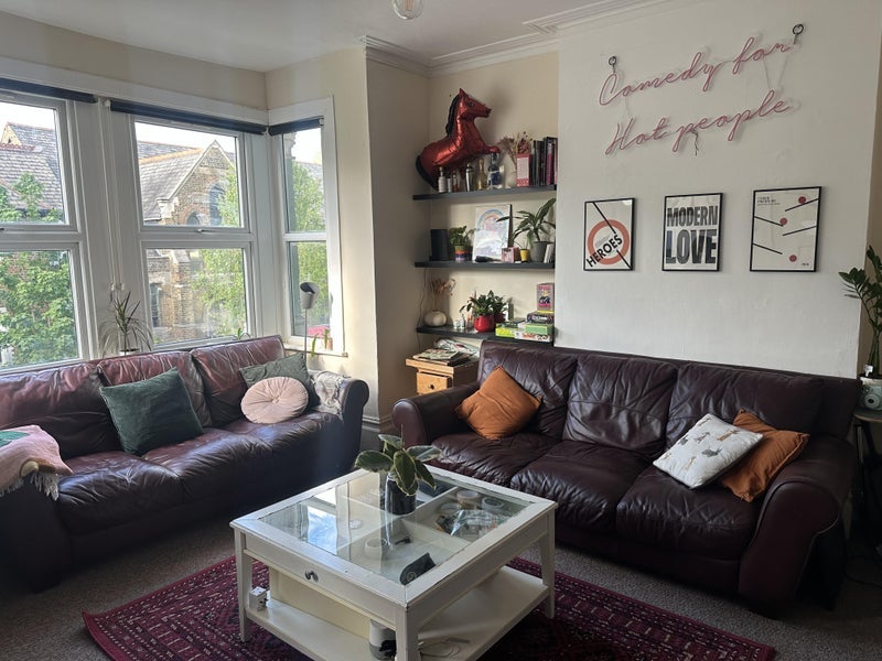 Room Hampden Road in Greater London