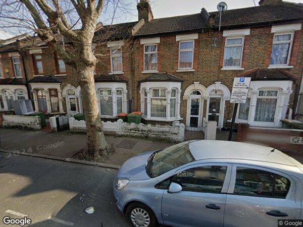 House Thorpe Road in Greater London