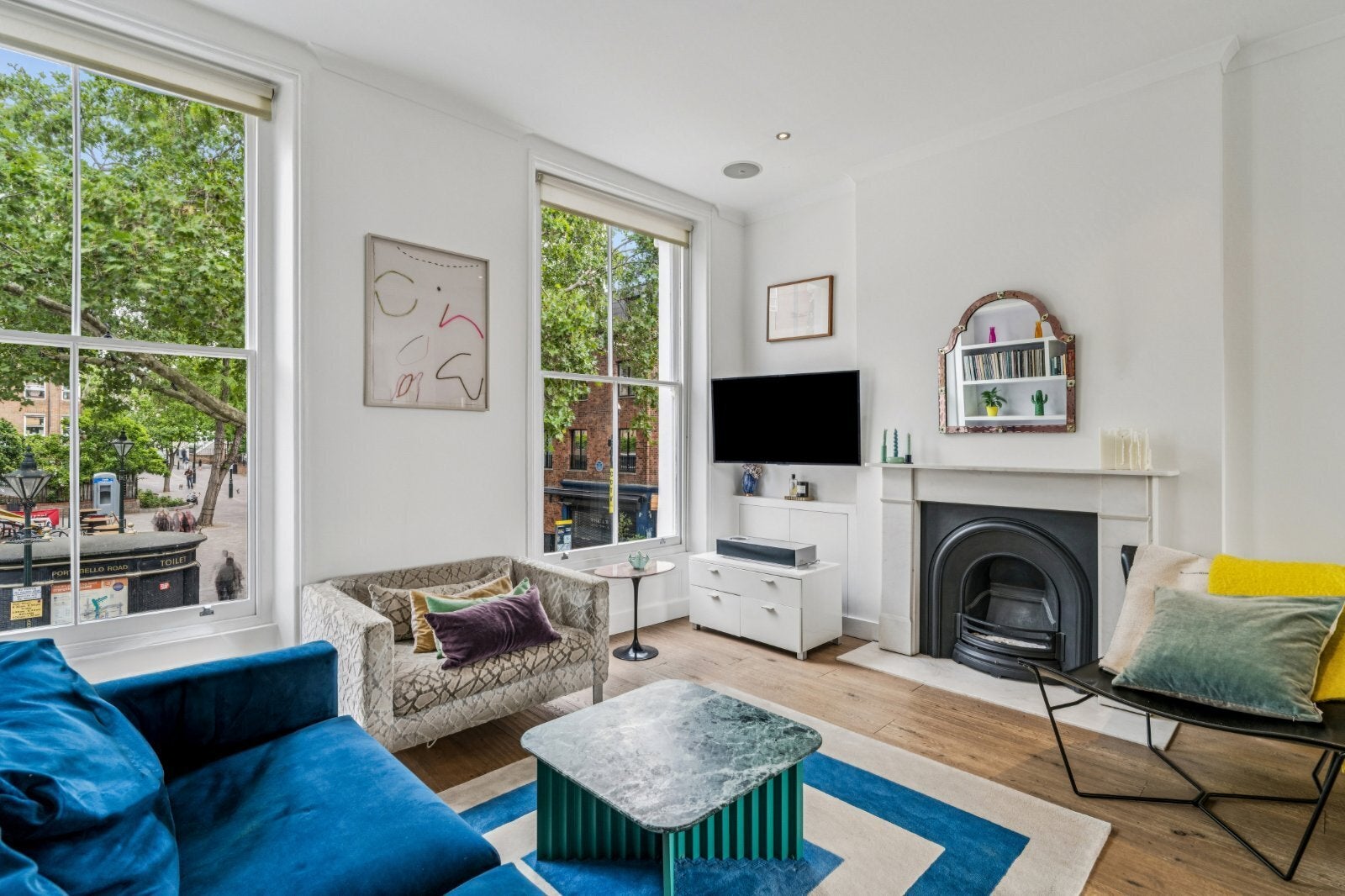 Flat Portobello Road in Greater London