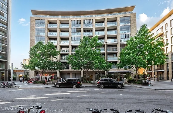 Flat Surrey Quays Road in Greater London