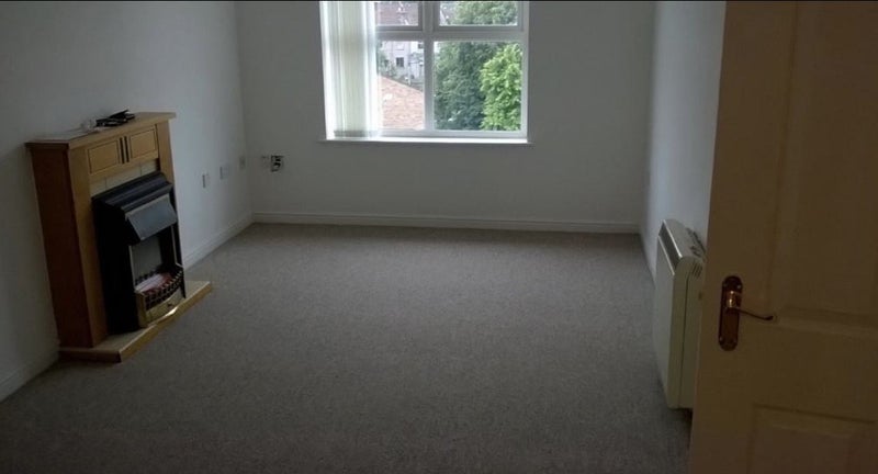 Flat Fishponds Road in Bristol