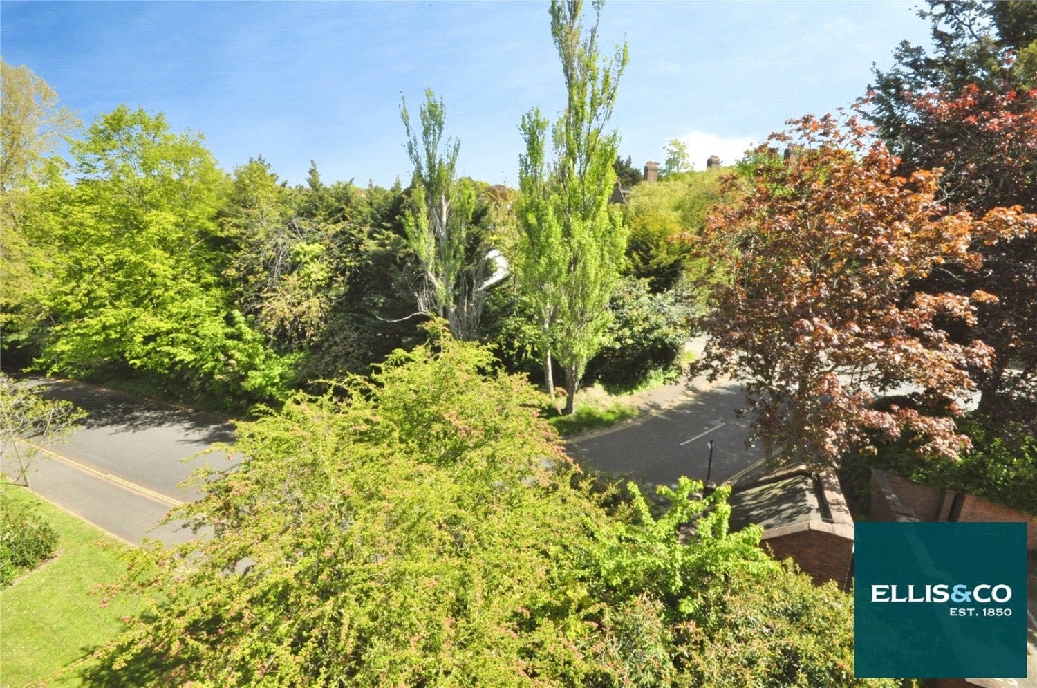 Flat Britten Close in Greater London