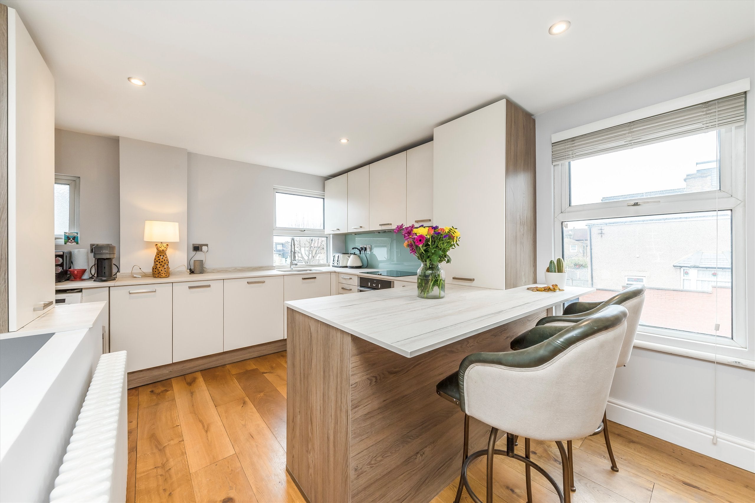 Flat Gurdon Road in Greater London