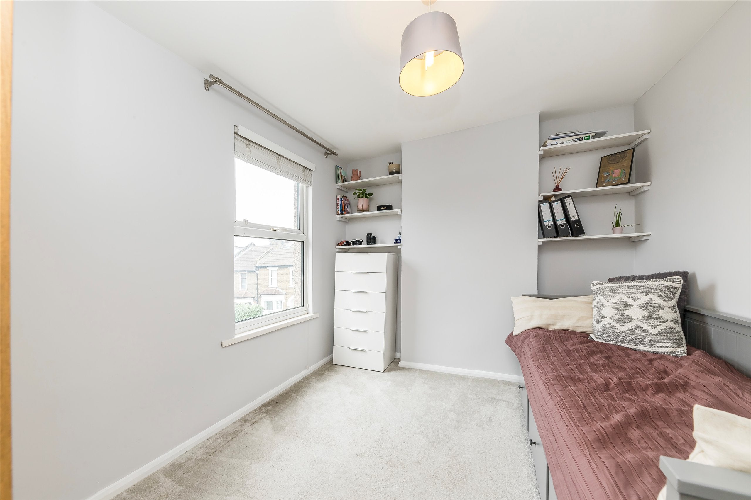 Flat Gurdon Road in Greater London