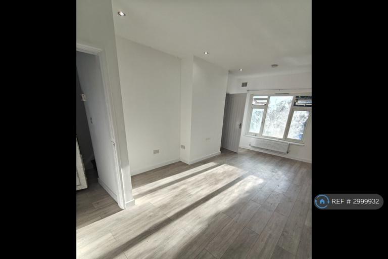 House Readling Close in Stoke-on-Trent